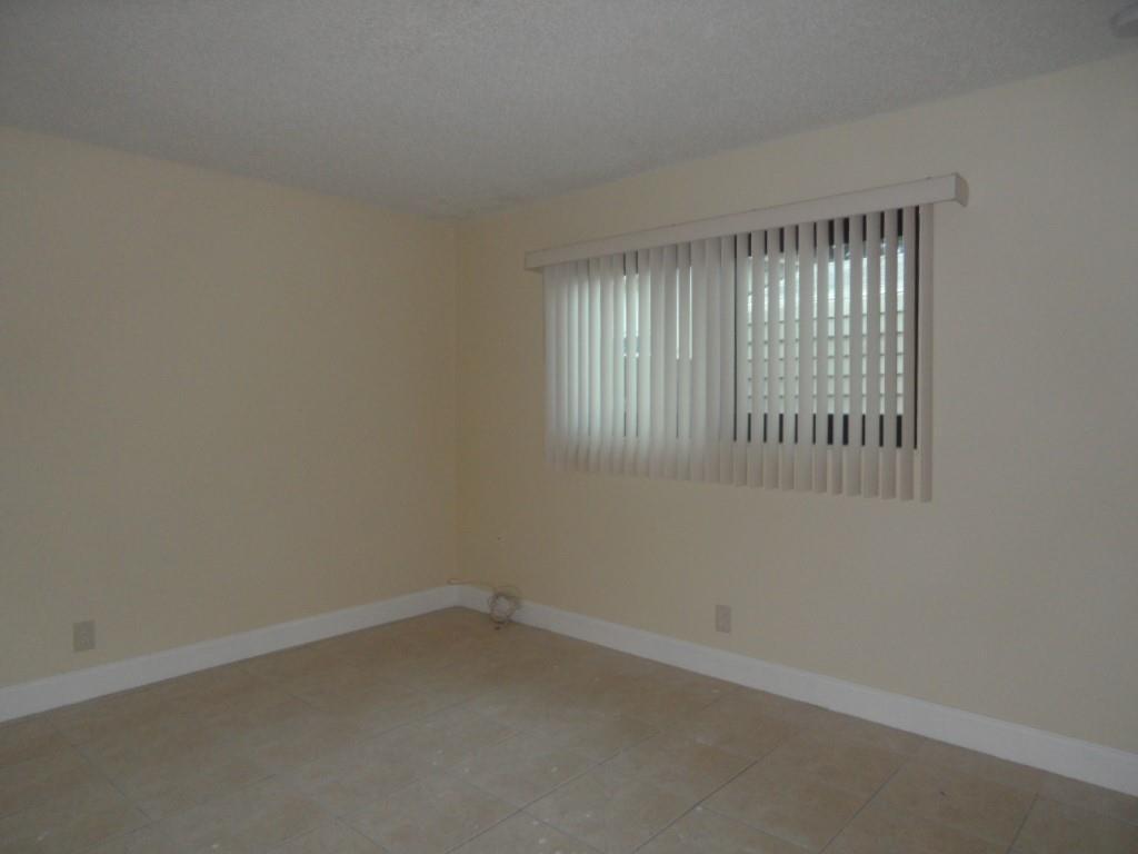 Building Photo - 2724 SW 46th St