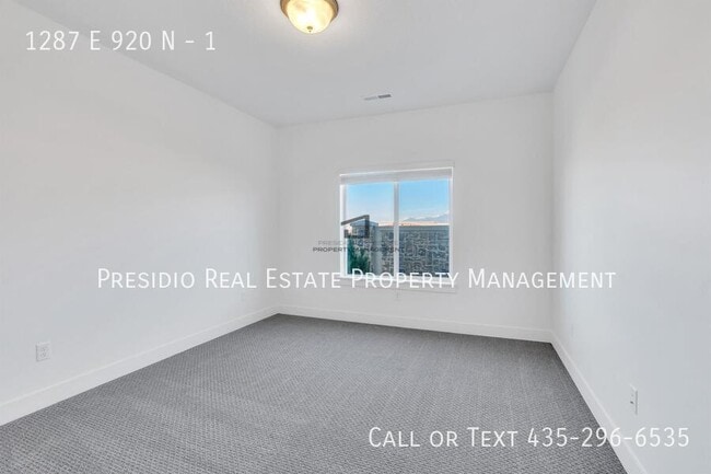 Building Photo - 1287 920 N