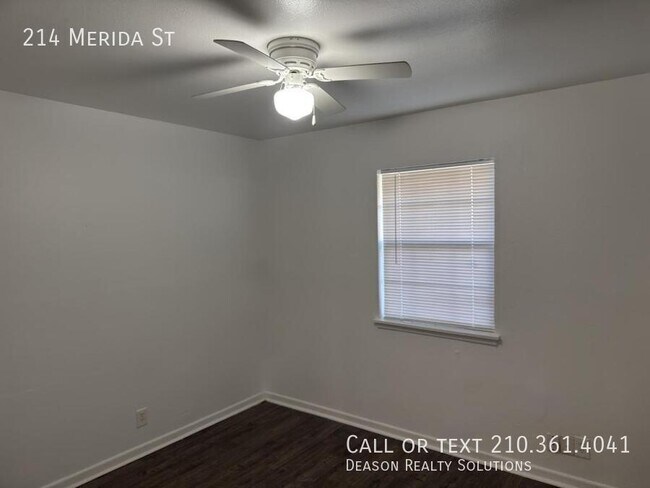 Building Photo - 214 Merida St