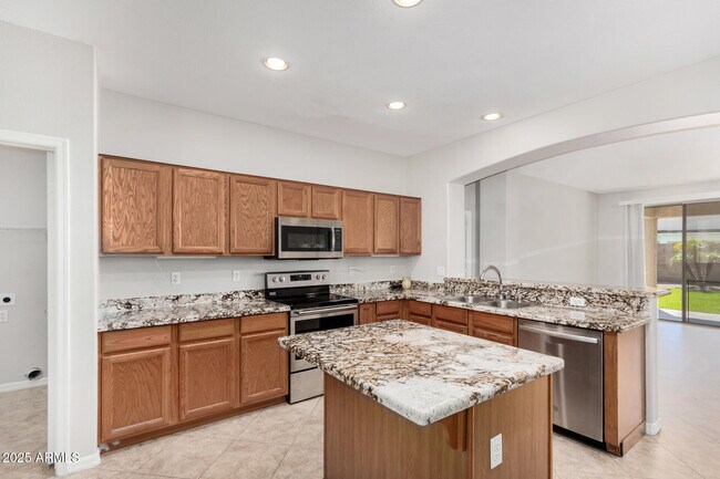 Building Photo - 14621 W Catalina Dr