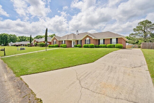Building Photo - 3709 Seleste Dr