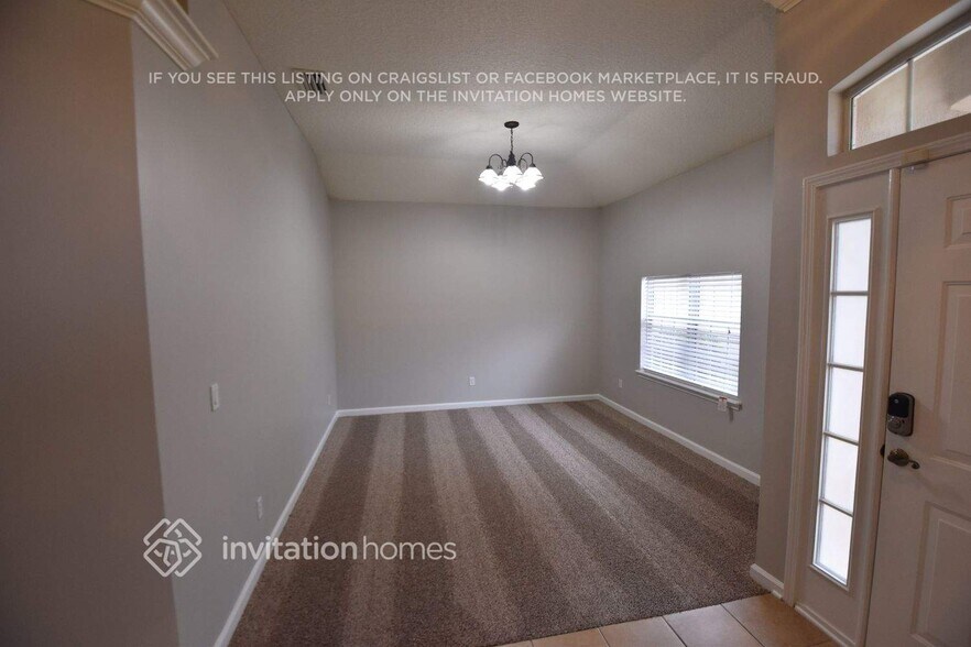 Building Photo - 13743 Devan Lee Dr E