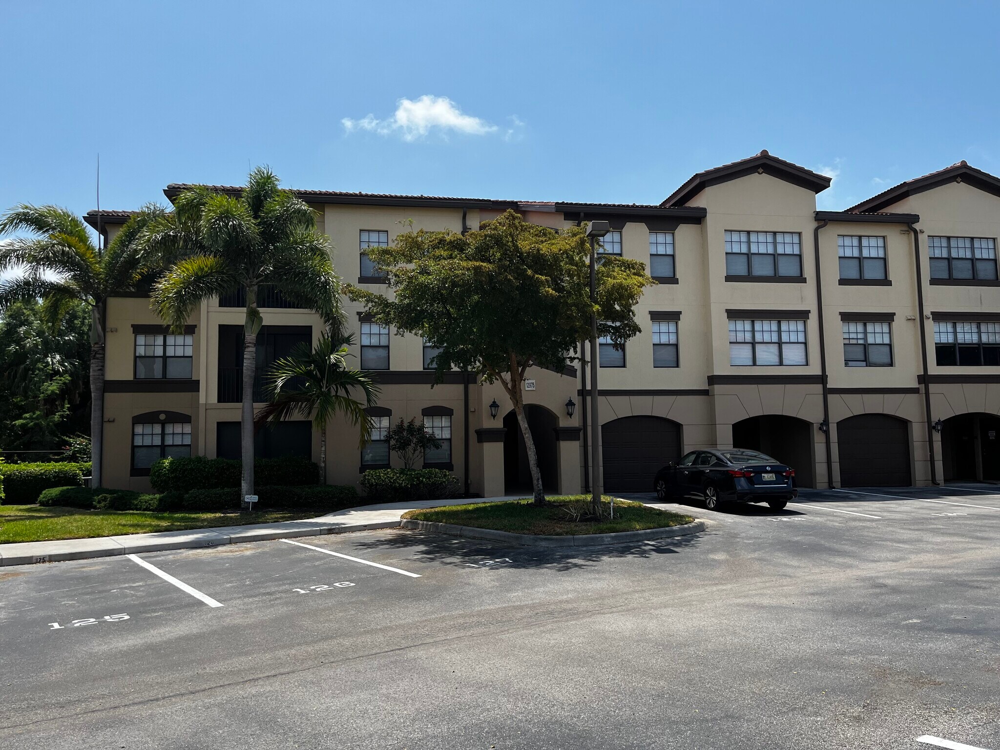 Building Photo - 12975 Positano Cir