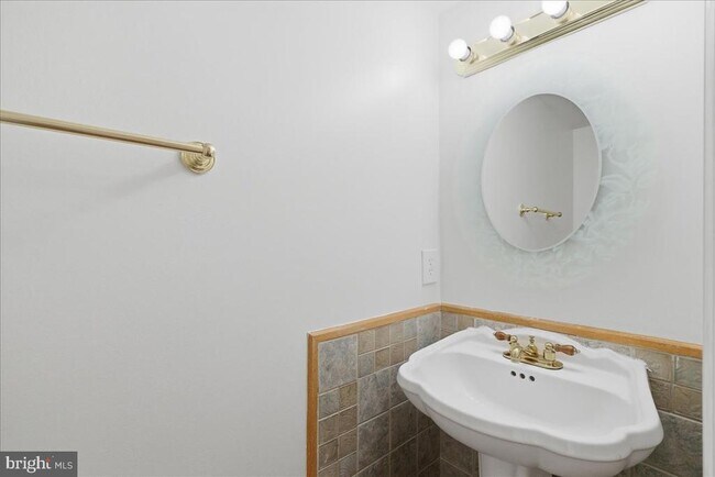 Building Photo - 6129 Kendra Way