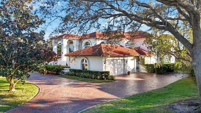 Building Photo - Luxury Golf Course Rental with private movie theater and ideal for entertaining large groups