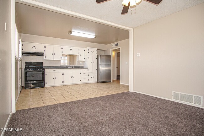 Building Photo - 3530 Hamilton Ave