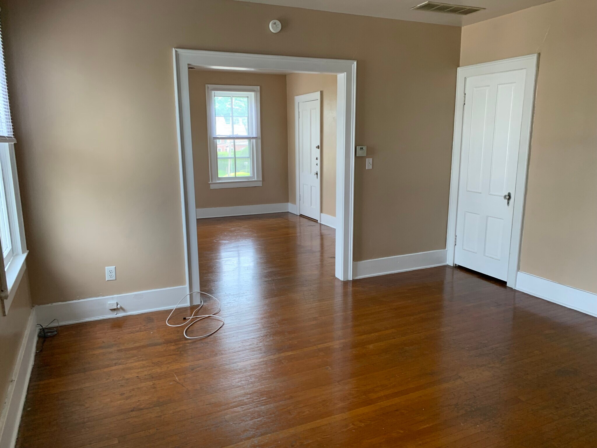 Building Photo - 223 Main St