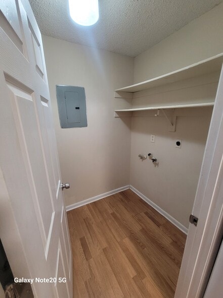 Building Photo - 2900 SE 50th Ct