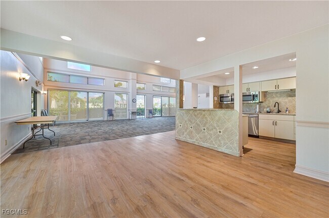 Building Photo - 8366 Charter Club Cir