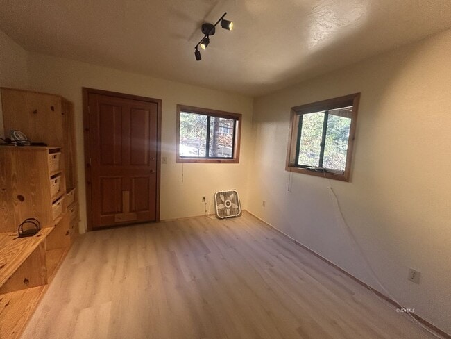 Building Photo - Solar 3 Bd/ 2 Ba. Single-Family Home Rental