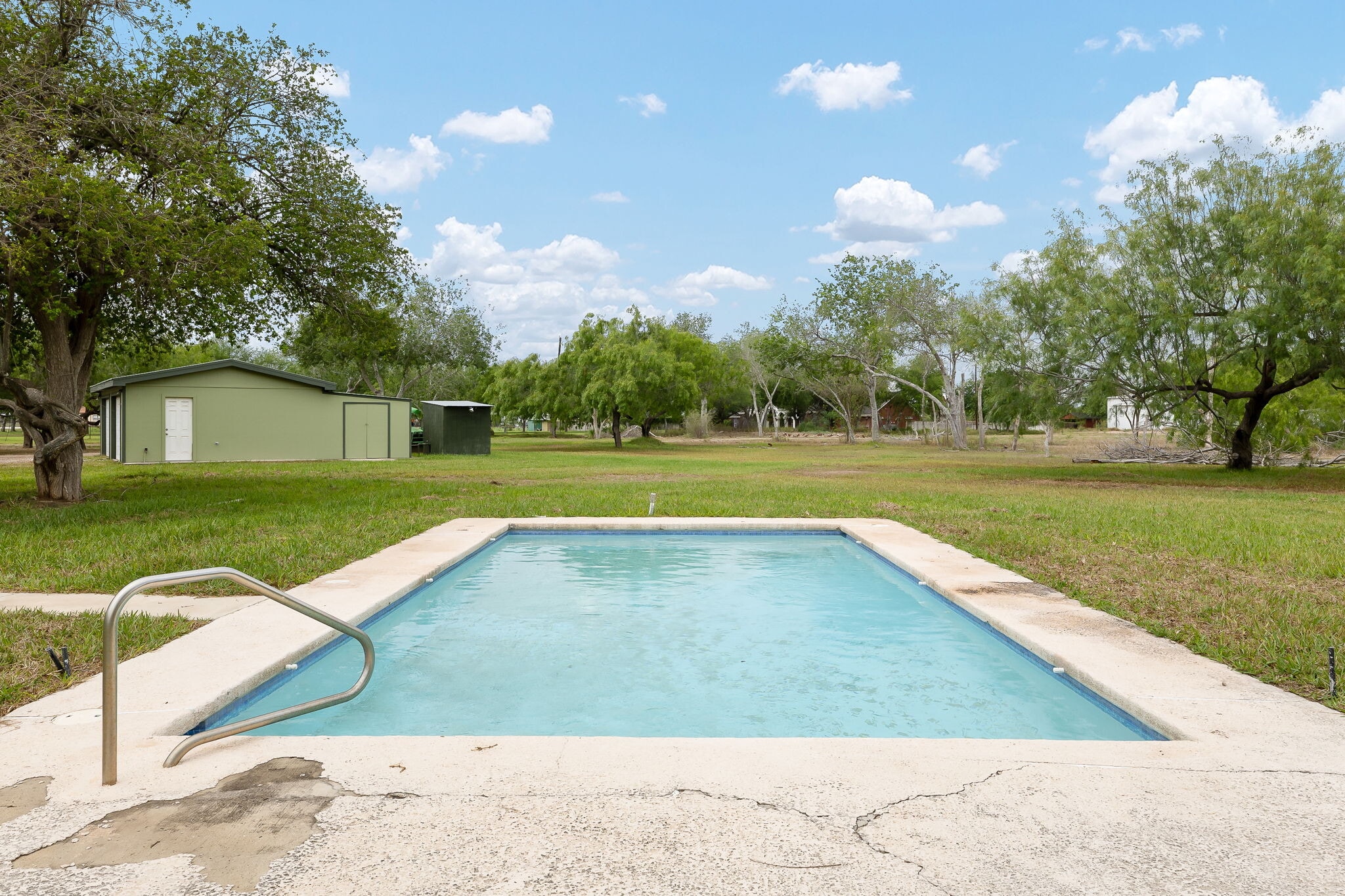 Building Photo - 4800 Mile 6 Rd