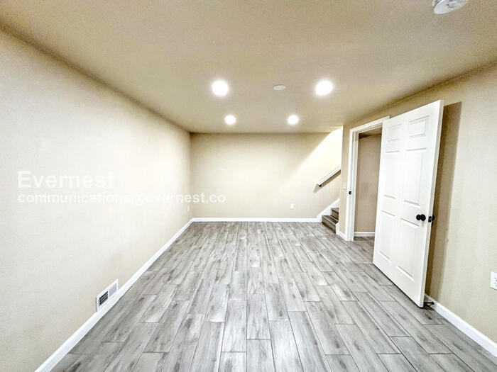 Building Photo - 1345 Xanadu St