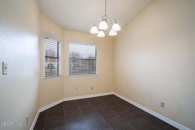 Building Photo - 1555 Common Dr