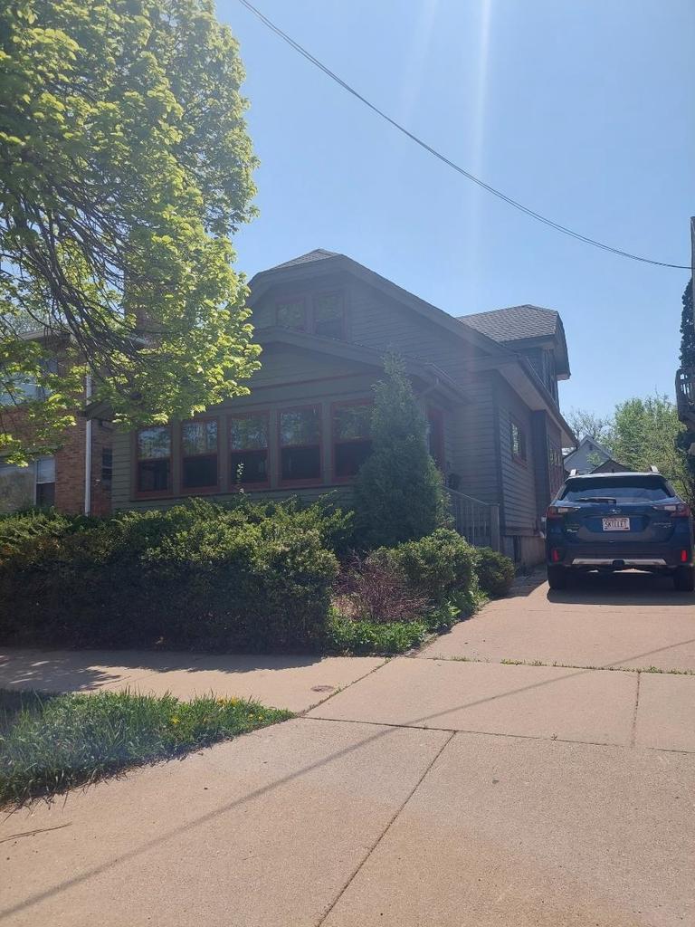 Building Photo - 2105 E Washington Ave