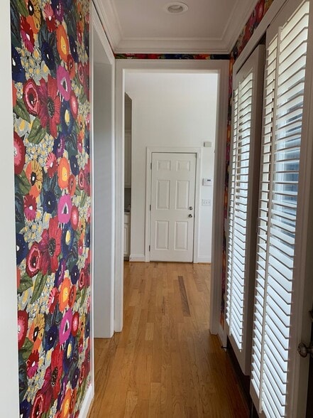 Building Photo - AVAILABLE NOW