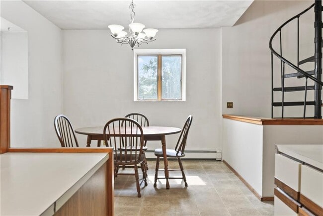 Building Photo - 28 Sandhill Dr