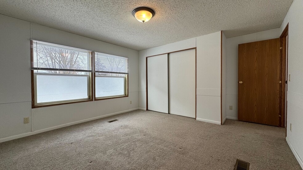 Building Photo - 2004 Falcon Terrace NW