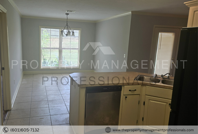 Building Photo - 121 Cherry Laurel Cir