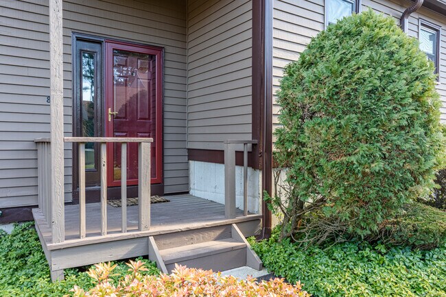 Building Photo - 84 Stillmeadow Cir