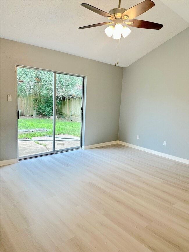 Building Photo - 15427 Swan Creek Dr