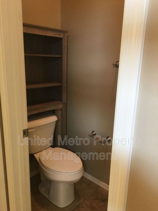 Building Photo - 6065 Haskins Ct