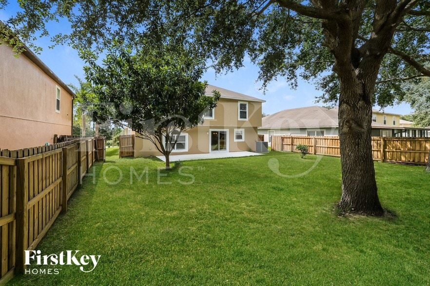 Building Photo - 104 Cabrillo Dr