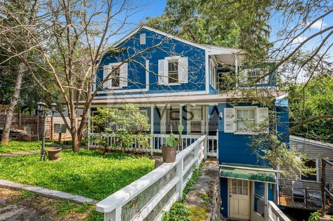Building Photo - 4 Farrwood Ave