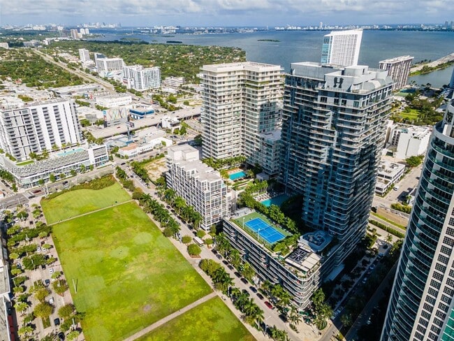 Building Photo - 121 NE 34th St