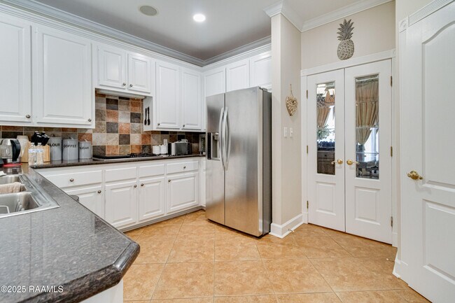Building Photo - 102 Bear Creek Ct
