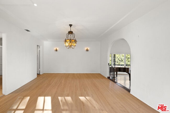 Building Photo - 2901 Angus St