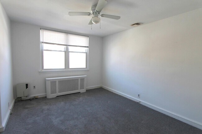 Building Photo - 6711 S Pleasant Pl