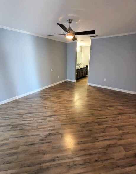 Building Photo - 5339 Peach Blossom Blvd