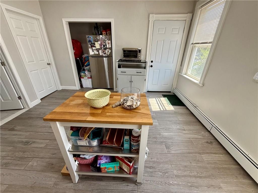 Building Photo - 57 Robin St