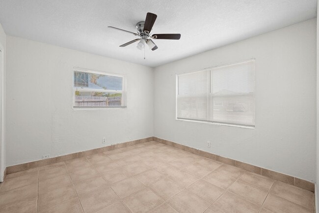 Building Photo - 143 W 28th St