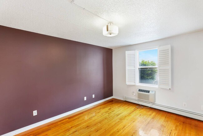 Building Photo - 6902 Narrows Ave