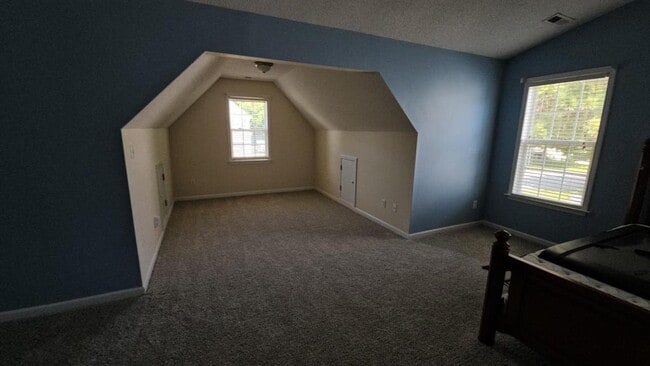 Primary Photo - 108 Kimeo Way