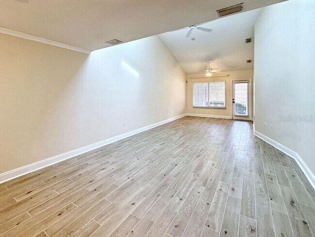 Building Photo - 13634 Lake Point Dr S