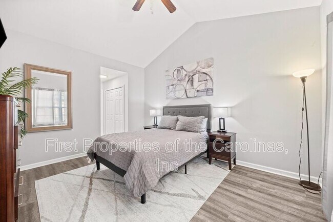 Building Photo - 16865 Timber Crossing Rd