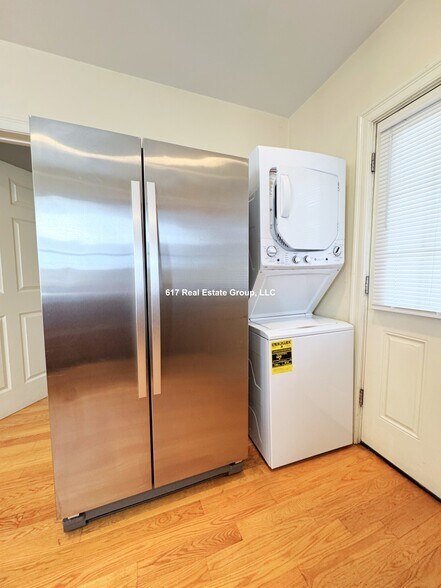 Building Photo - 35 Pratt St