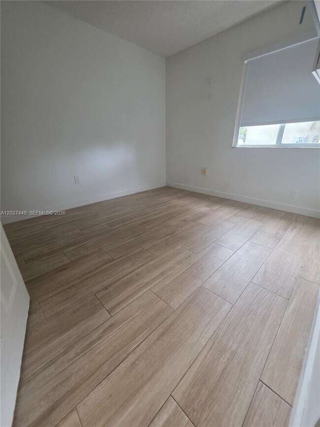 Building Photo - 15711 SW 137th Ave