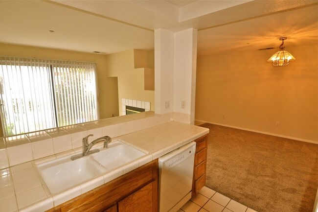 Building Photo - 6909 Rodling Dr