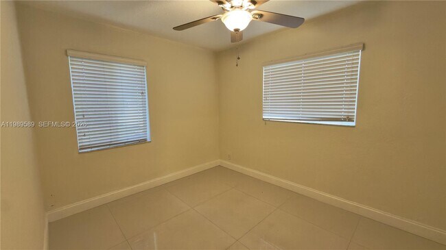 Building Photo - 1125 NW 16th Ct