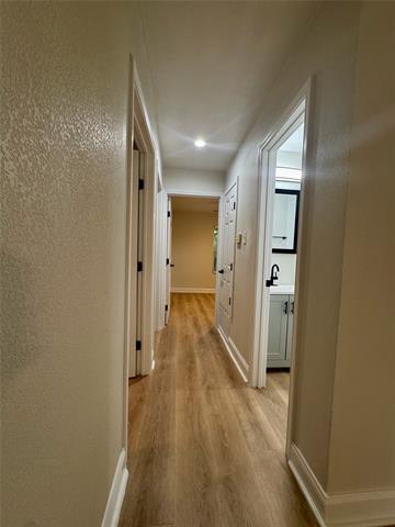 Building Photo - 728 Hilltop Cir