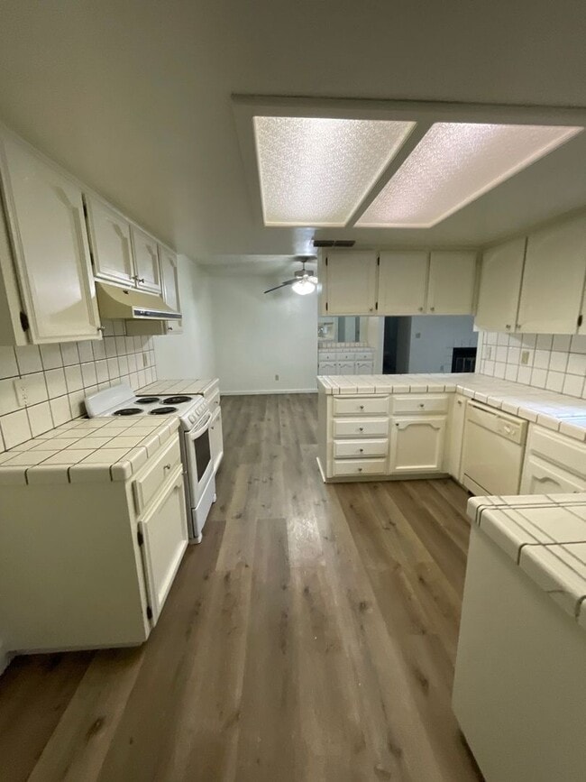 Building Photo - 4162 W Palo Alto Ave