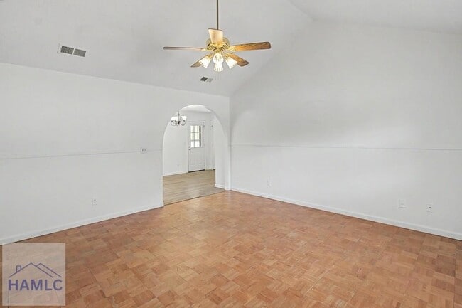 Building Photo - 342 Sheila Dr