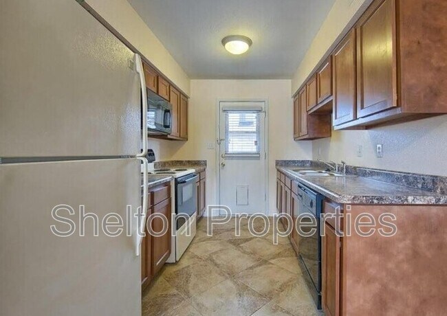 Building Photo - 4523 E Camino Cir