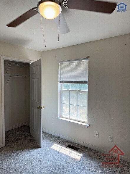 Building Photo - 3947 Webb Oaks Ct