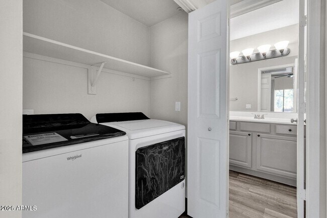 Building Photo - 7008 E Gold Dust Ave