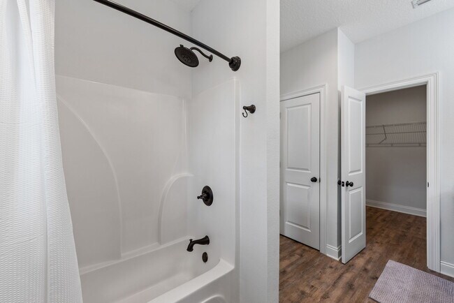 Building Photo - 1712 Sound Haven Ct