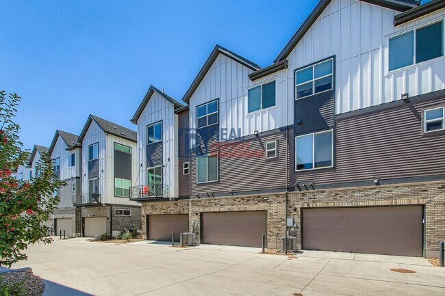 Building Photo - 5160 Ward Rd